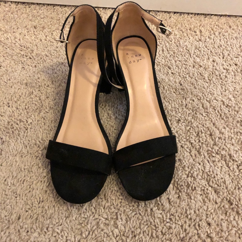 Black size 8 A New Day heels